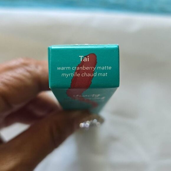 Thrive Causemetics infinity waterproof eyeshadow stick, Tai, Warm Cranberry Matt - Picture 2 of 4